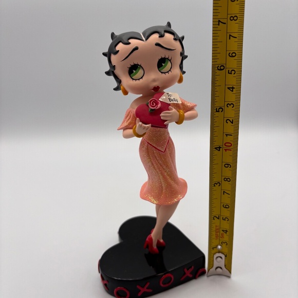 Vintage Danbury Mint Betty Boop Hugs and Kisses Collectible Retro Figurine - Picture 12 of 13